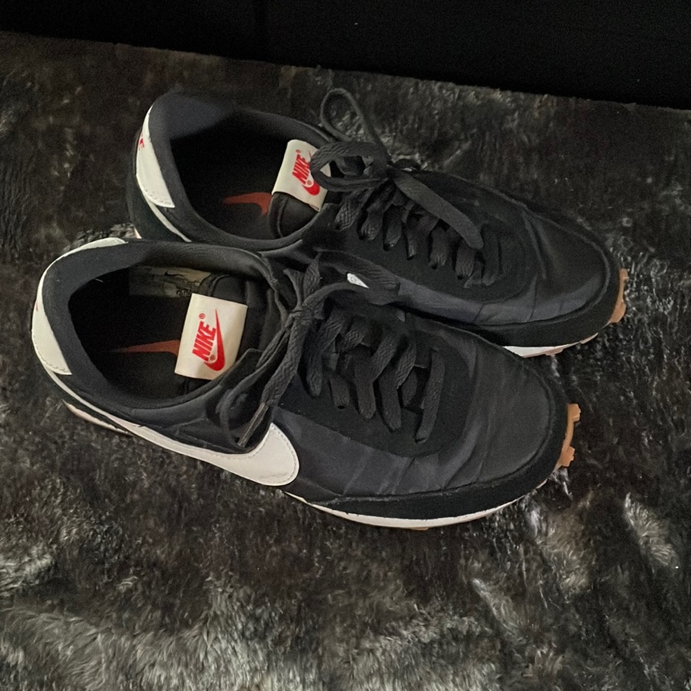Nike Daybreak sneakers Wms sz 7- Black